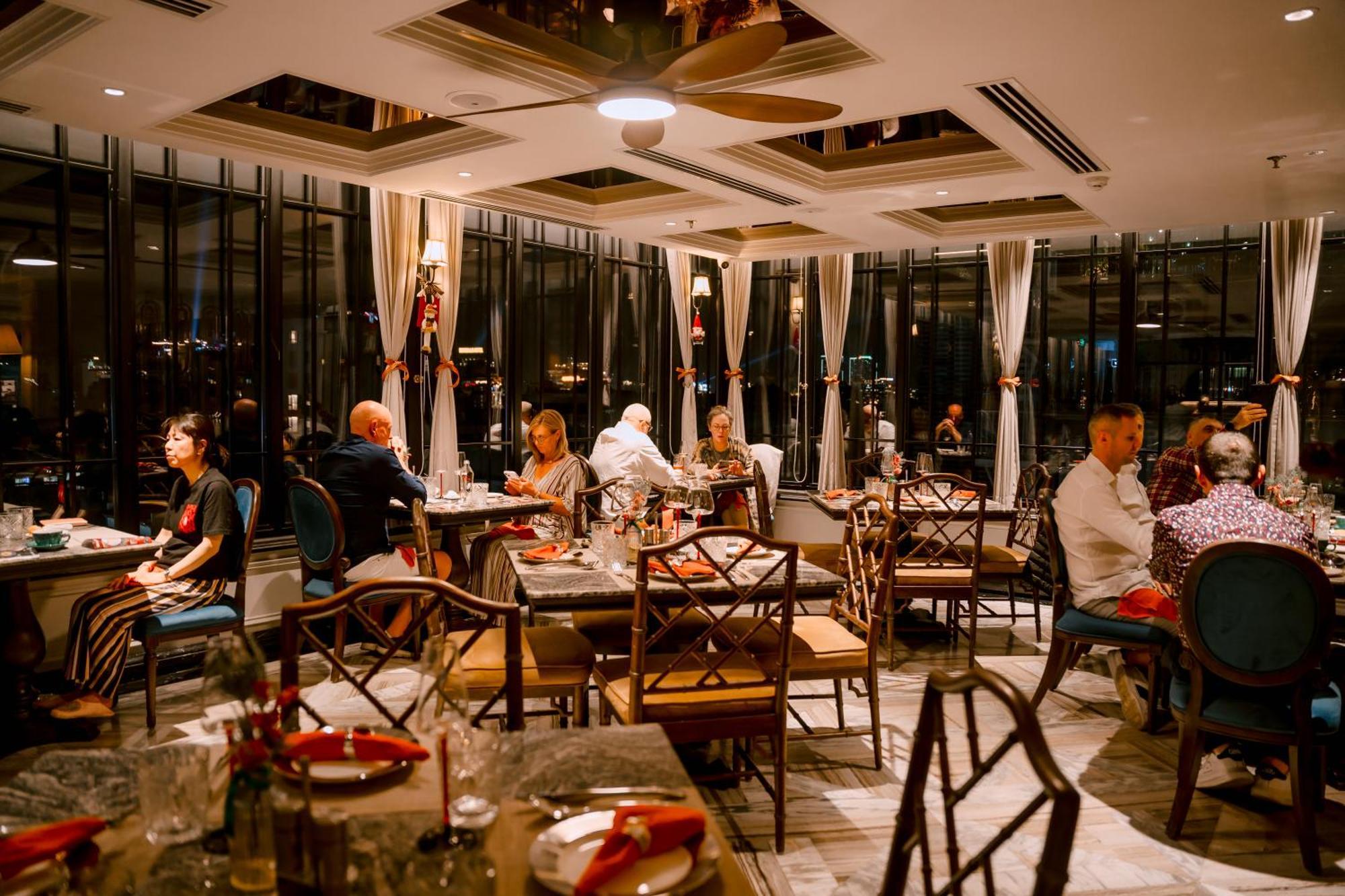 Grand Hotel Du Lac Hanoi Kültér fotó The restaurant
